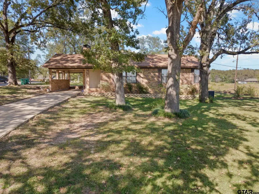 302 Smith St, Naples, TX 75568 - Image #2