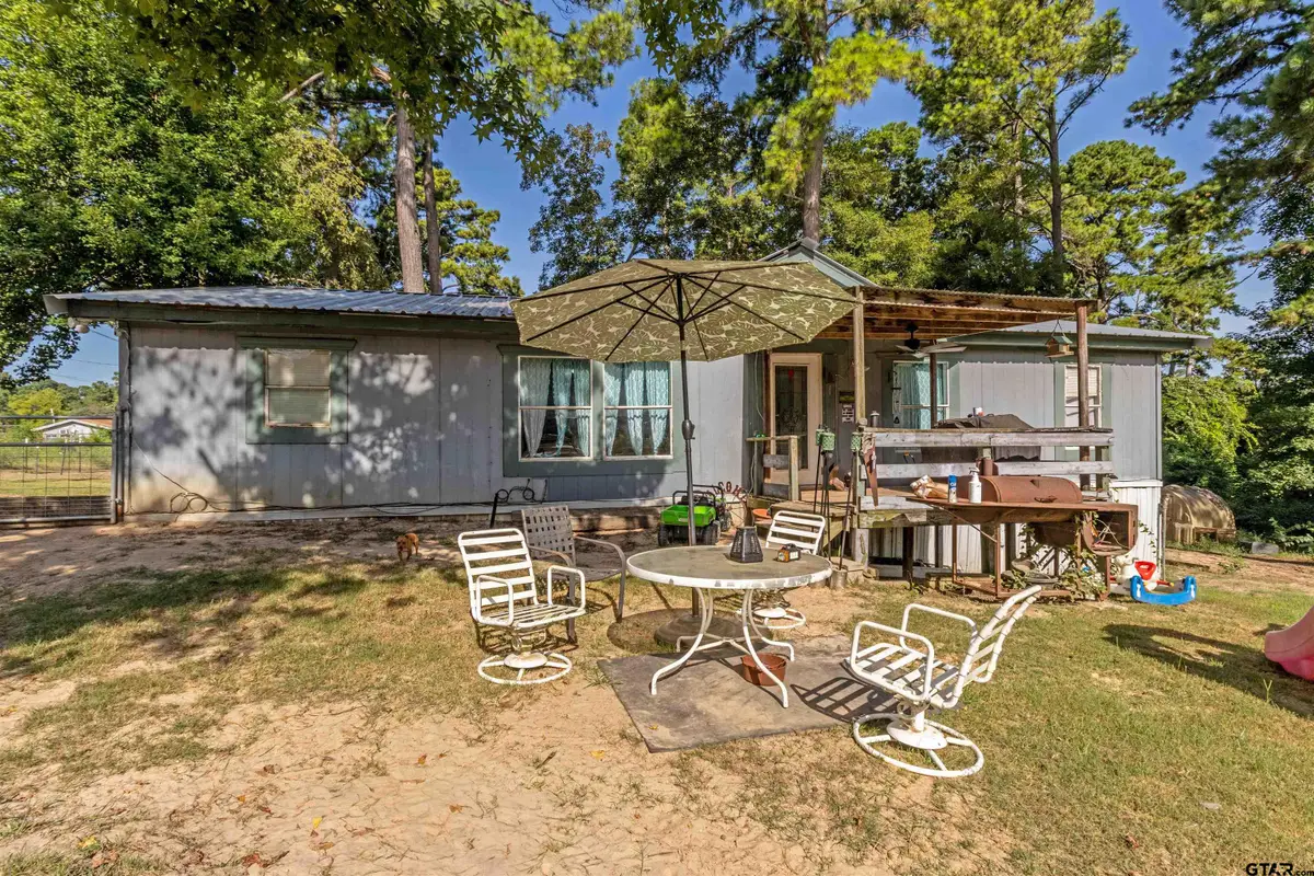 21133 Oak Dr, Larue, TX 75770 - Image #1