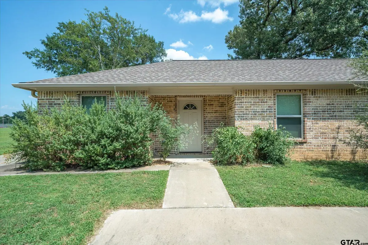 202 Chestnut Dr., Van, TX 75790 - #1