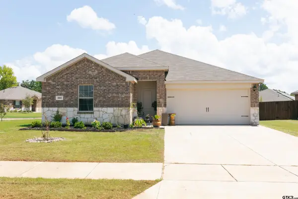 203 Parker Oaks Drive, Chandler, TX 75758