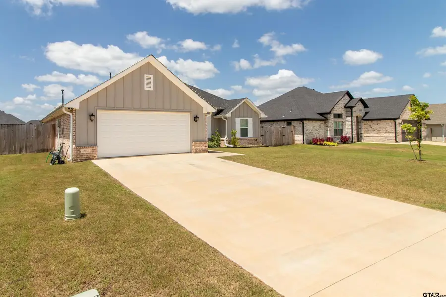 227 Amanda Ave, Bullard, TX 75757 - Image #2