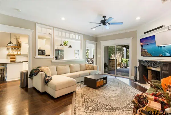 19577 Dove Ridge Ln., Lindale, TX 75771