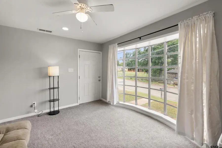 910 W Vance St, Tyler, TX 75702 - Image #2