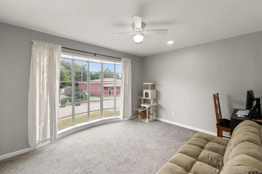 910 W Vance St, Tyler, TX 75702 - Image #3