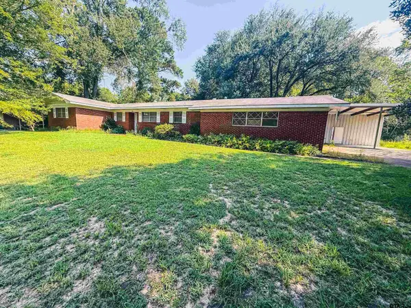 200 Highland Dr, Pittsburg, TX 75686