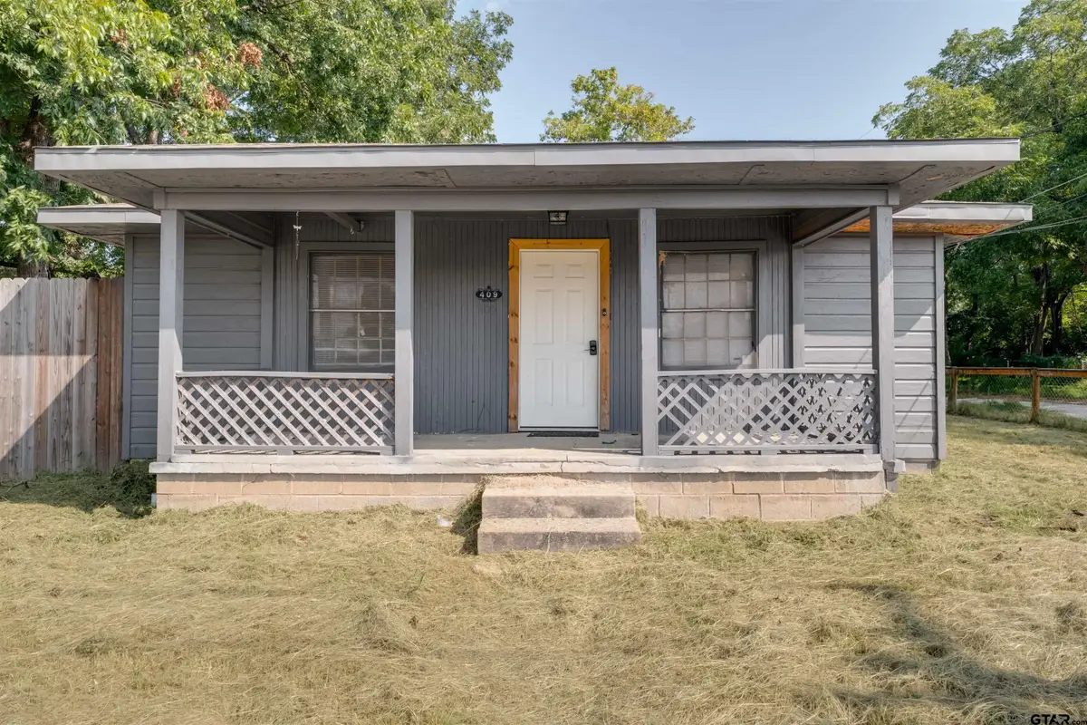 409 W Point Tap Rd, Palestine, TX 75803 - Image #1