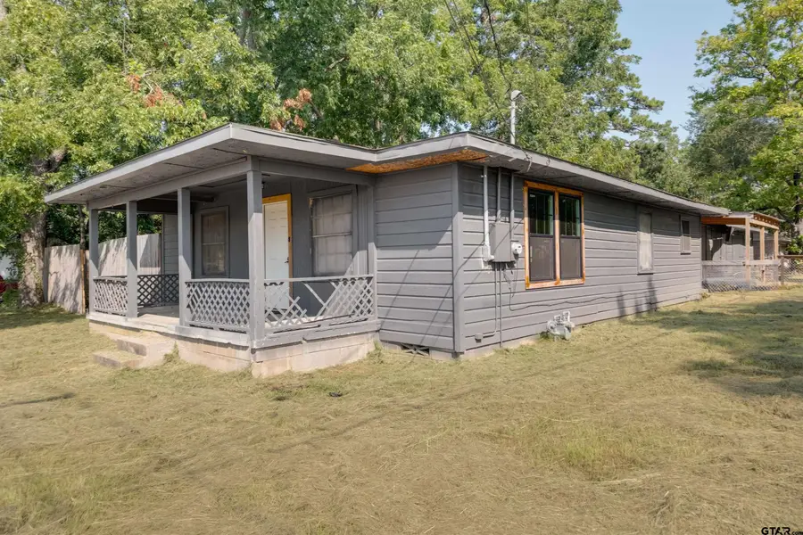 409 W Point Tap Rd, Palestine, TX 75803 - Image #2