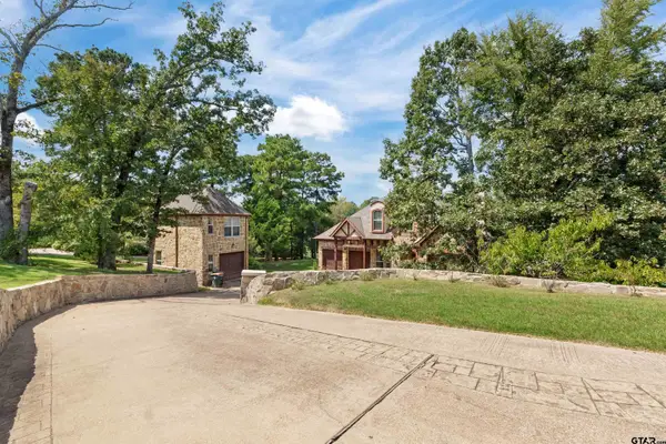 2861 J Cupit Ct, Tyler, TX 75709