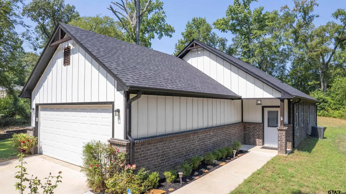 9710 W Lakeshore Dr, Tyler, TX 75709 - Image #1