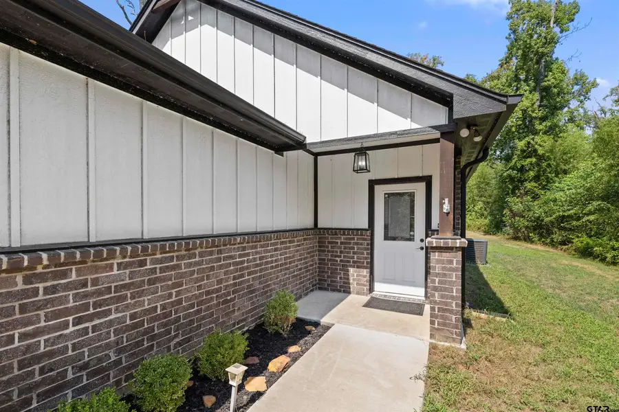 9710 W Lakeshore Dr, Tyler, TX 75709 - Image #2