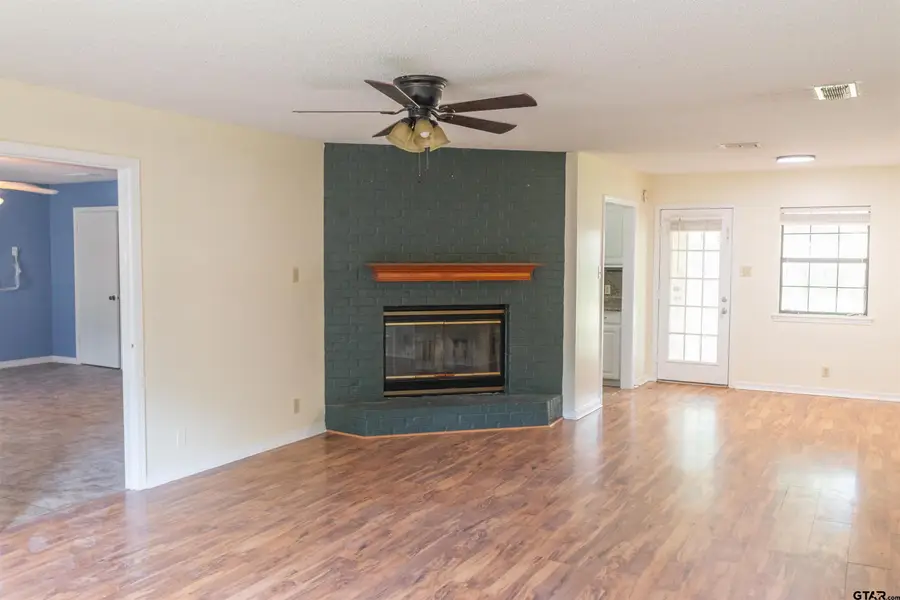 1101 Russell Dr, Whitehouse, TX 75791 - Image #2