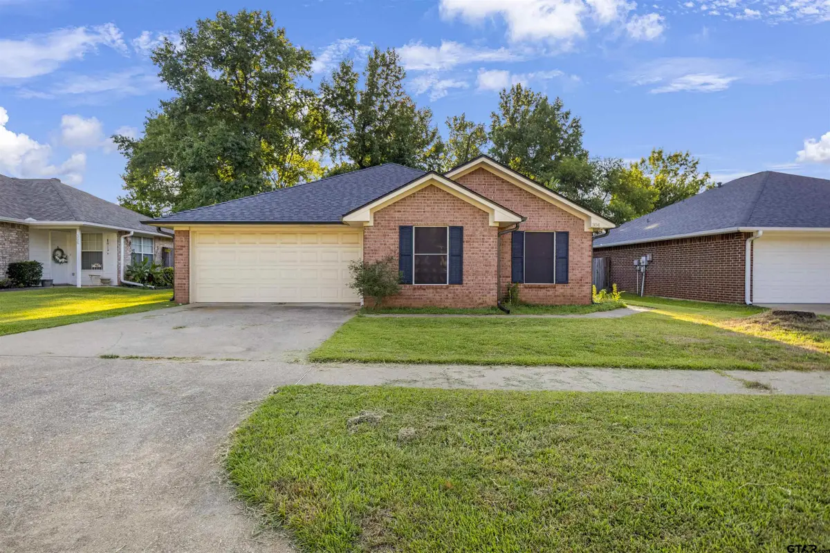 304 Willowbrook Ln, Whitehouse, TX 75791 - Image #1