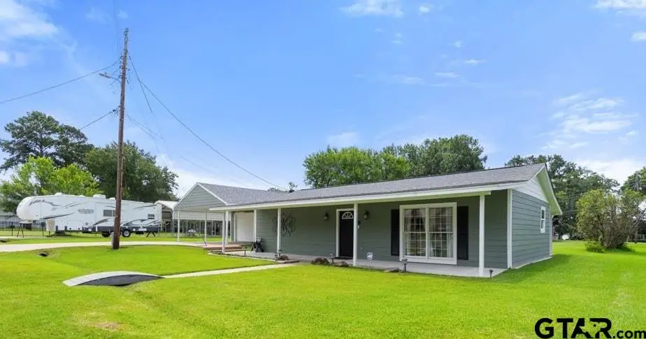 21310 Scenic Cir, Chandler, TX 75758 - Image #1