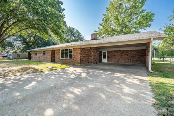 2201 Kings Rd, Jacksonville, TX 75766