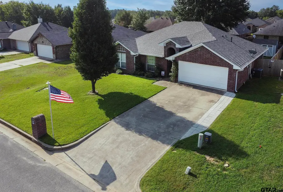 10787 SOUTHERN TRACE CIR, Flint, TX 75762 - Image #2