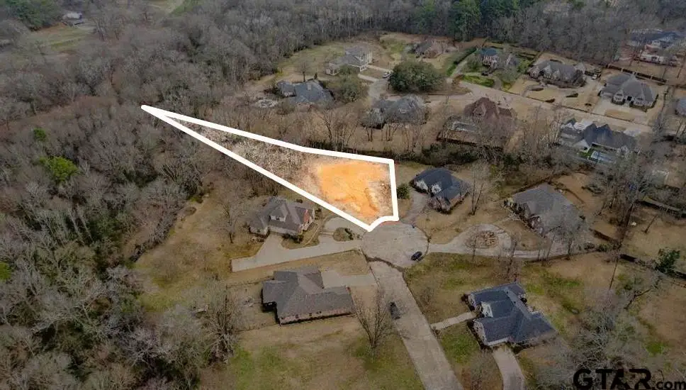 912 Holly Hill Ln, Mount Pleasant, TX 75455 - Image #1