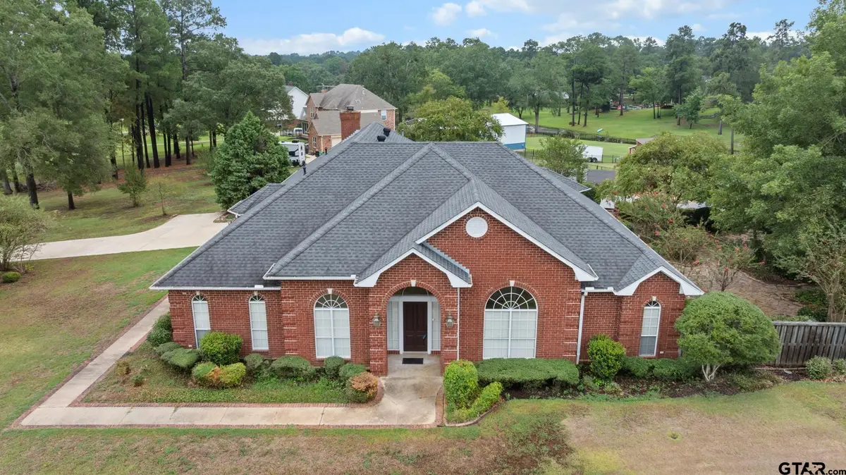 210 Lavender Ln, Longview, TX 75605 - Image #1