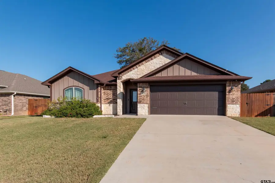 15326 Spring Oaks Dr, Lindale, TX 75771 - Image #2
