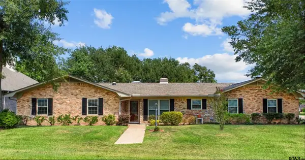 100 Holly Hill Ln., Bullard, TX 75757