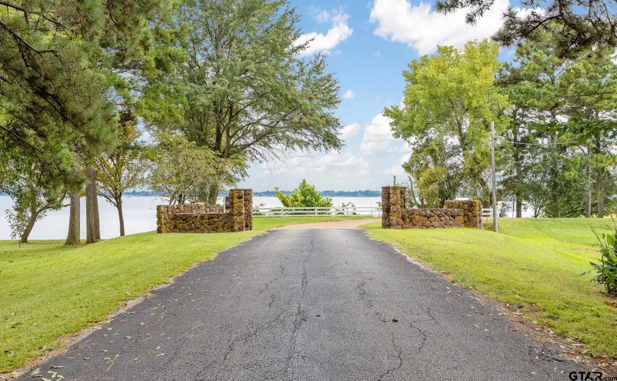 21743 South Shore Dr, Chandler, TX 75758 - Image #3