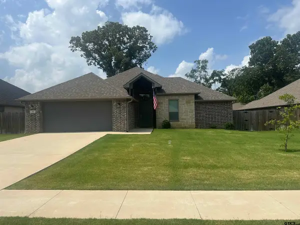 411 Deer Point Cv, Chandler, TX 75758