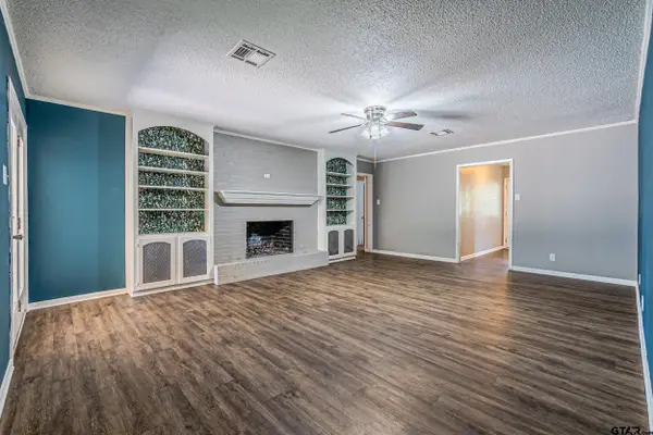 200 S Birch, Van, TX 75790