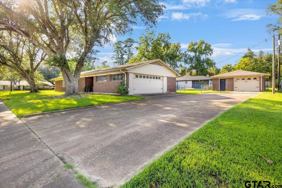 1302 Slaydon, Henderson, TX 75654 - #2