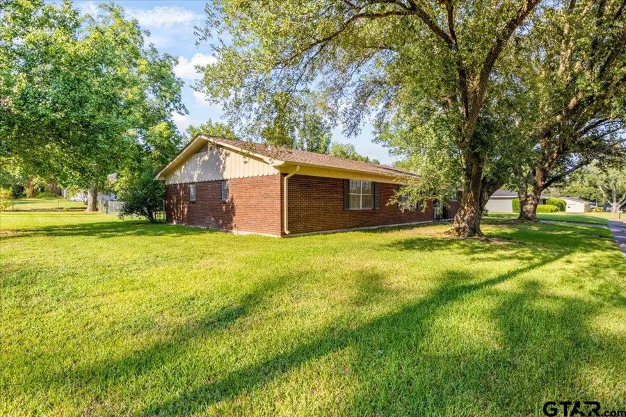 1302 Slaydon, Henderson, TX 75654 - #3