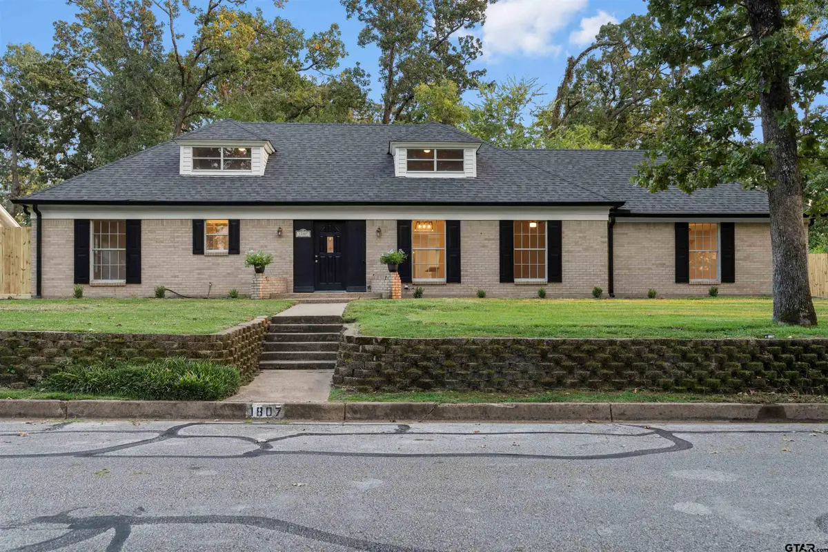 1807 Kimwood Ln, Tyler, TX 75703 - Image #1