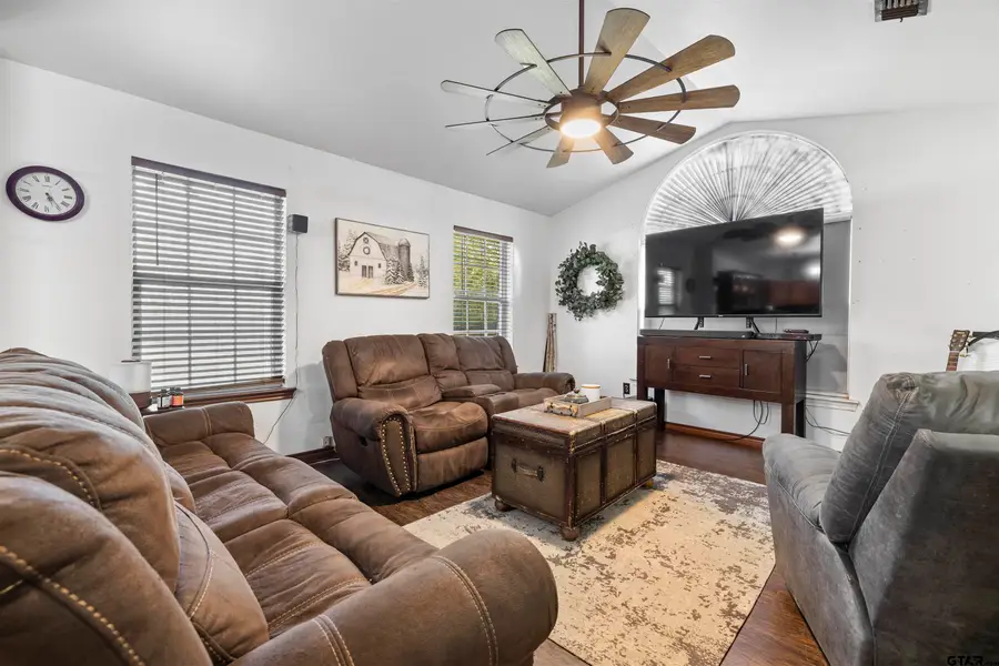 2406 S CR 3107, Henderson, TX 75654 - Image #2