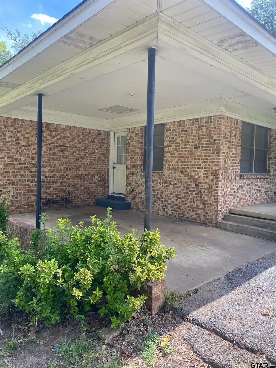 606 S Boyd St, Lindale, TX 75771 - Image #3