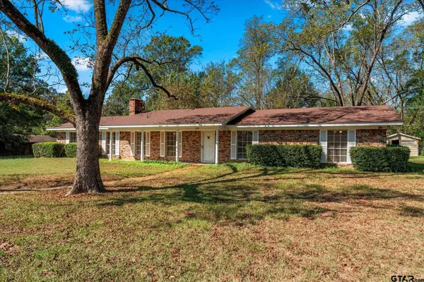 102 Westwood PKWY, Naples, TX 75568