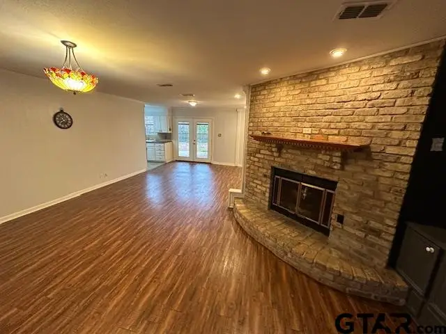 300 Robert E Lee Dr, Tyler, TX 75703 - Image #2