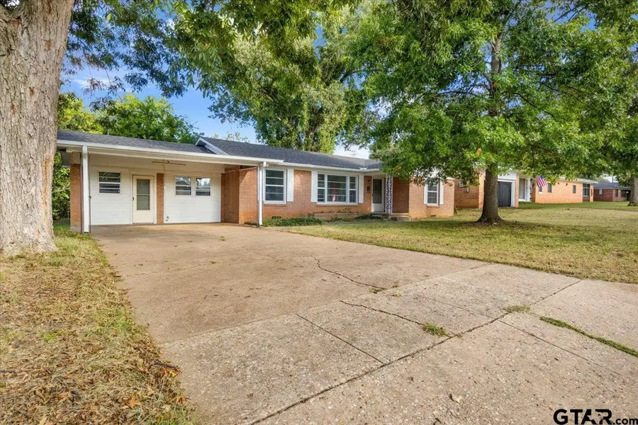 2110 Crestwood Dr, Tyler, TX 75701 - Image #2