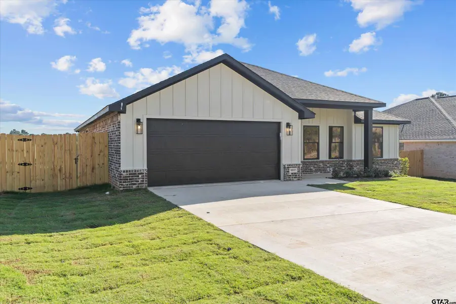 16517 Crossing Circle, Lindale, TX 75771 - Image #3