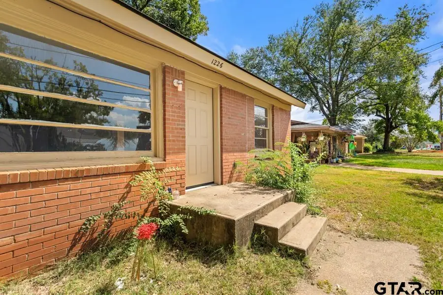 1226 S Fleishel, Tyler, TX 75701 - Image #2