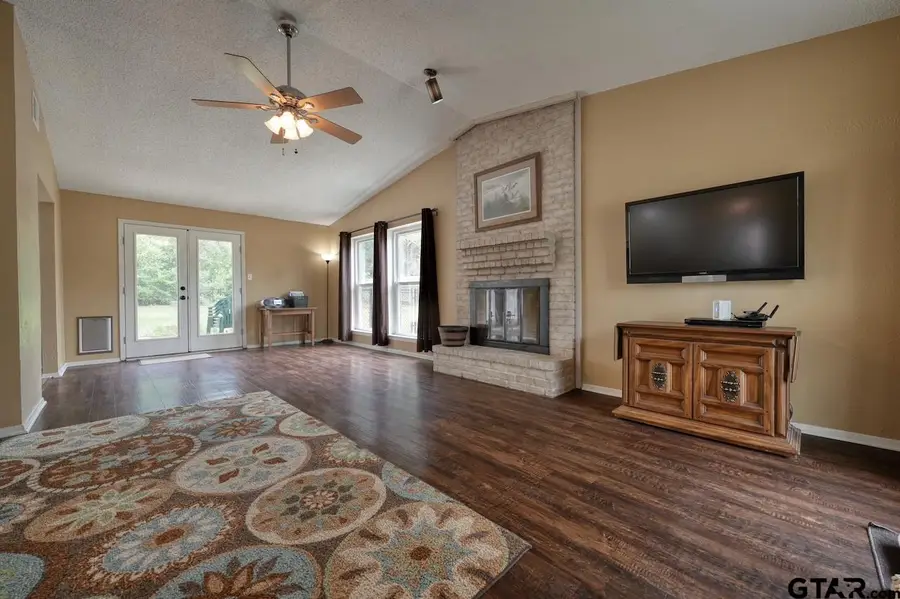 531 Dogwood Ln, Hideaway, TX 75771 - Image #2