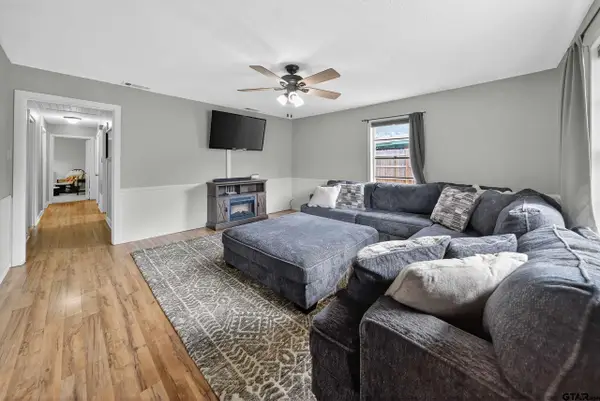 306 4th St., Palestine, TX 75803