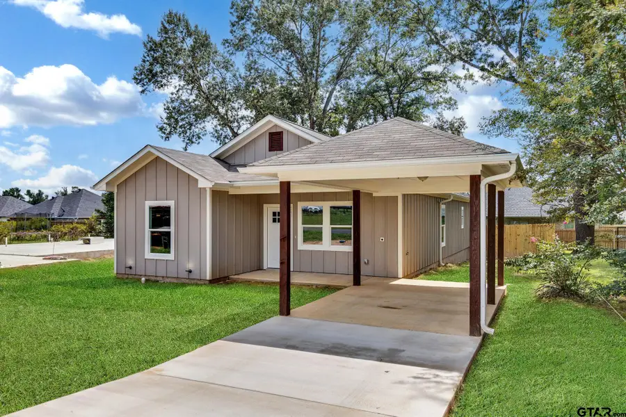 240 Elm St, Winona, TX 75792 - #2