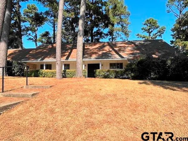 2716 Roanoke Lane, Tyler, TX 75701