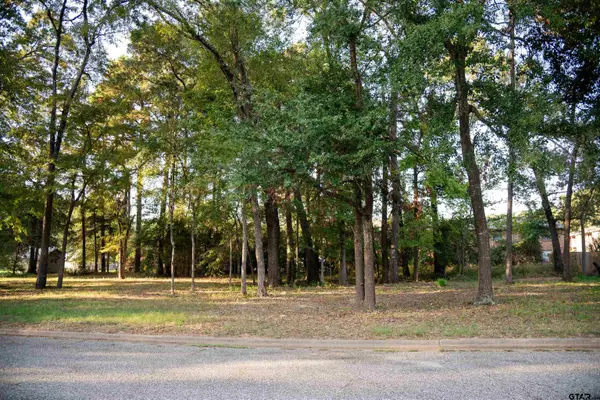 1003 Glenfawn St, Jacksonville, TX 75766