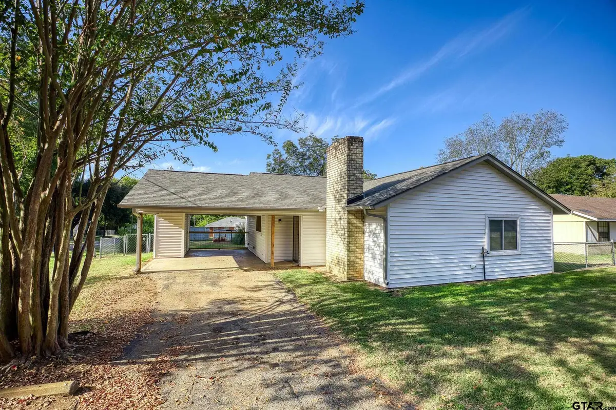 301 First St, Palestine, TX 75803 - Image #1