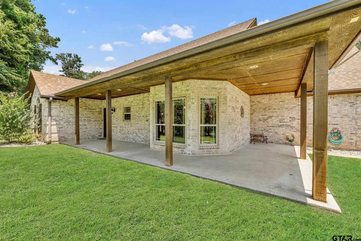18241 Sunshine Ln, Troup, TX 75789 - Image #1
