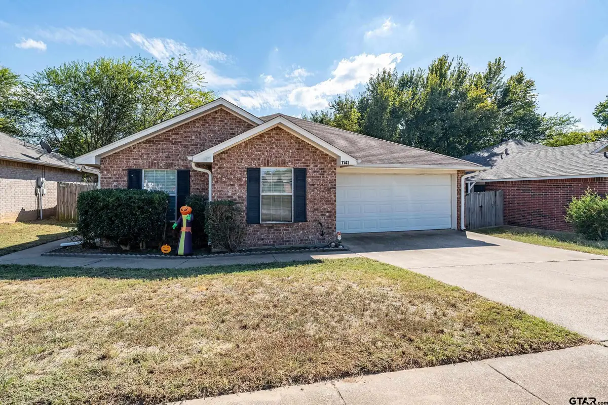 1141 Woodlands Park Dr, Lindale, TX 75771 - #1