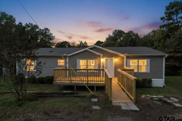 327 Pine Hill Ln, Longview, TX 75605