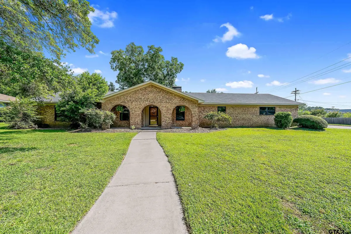 202 Molly Lane, Mineola, TX 75773 - Image #1
