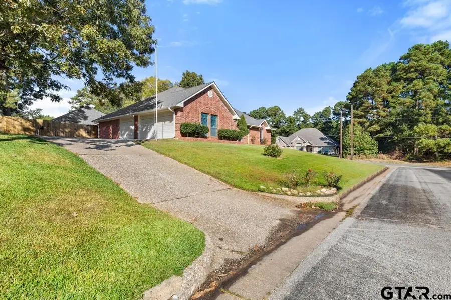 1603 OLD OAK DR, Tyler, TX 75703 - Image #3