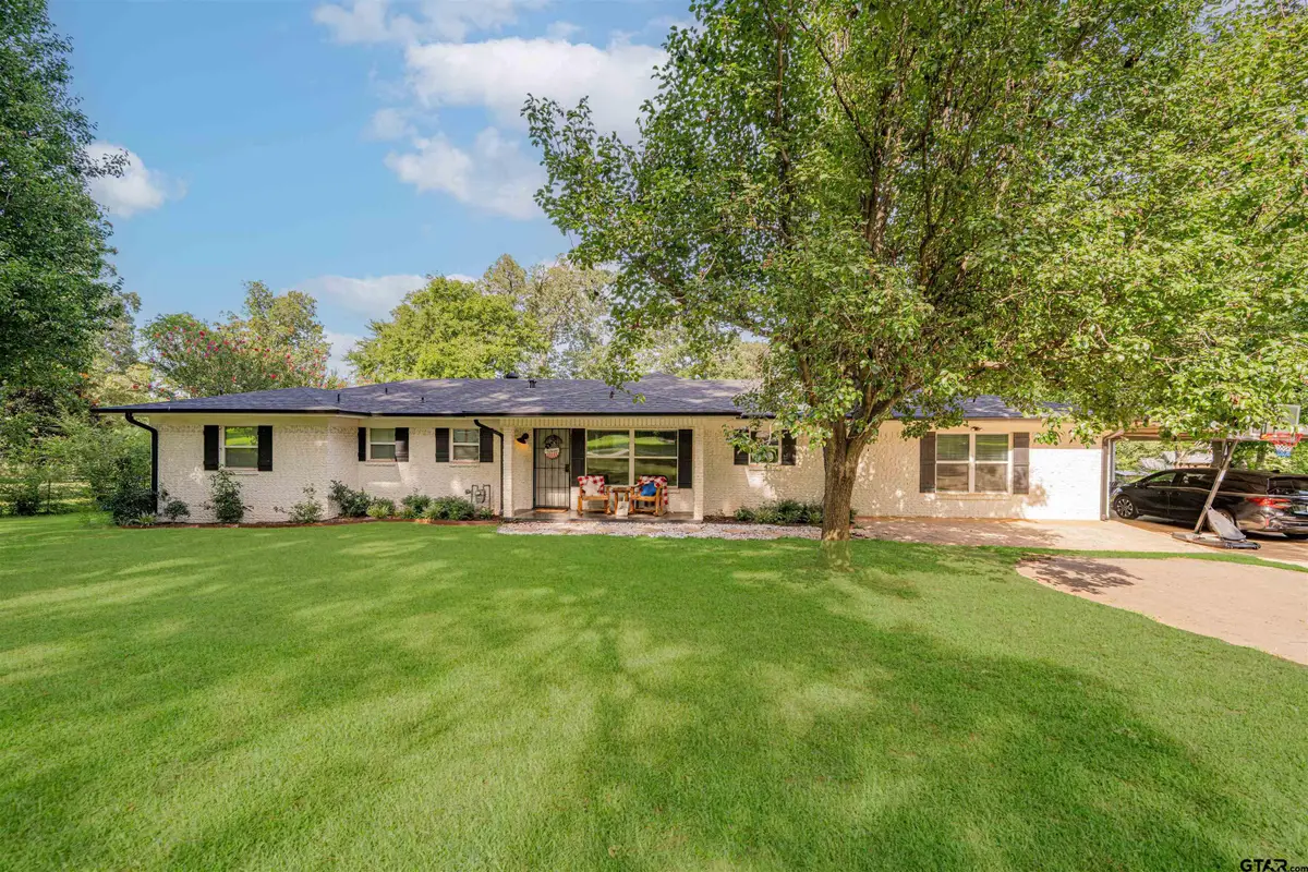 400 Crestview, Hughes Springs, TX 75656 - Image #1