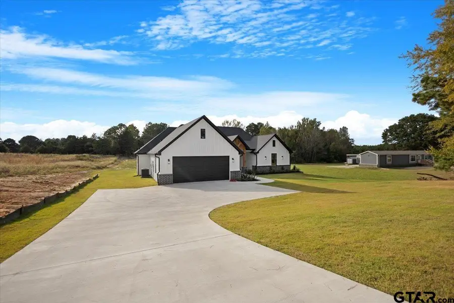 405-2 E Front Street, Arp, TX 75750 - Image #2