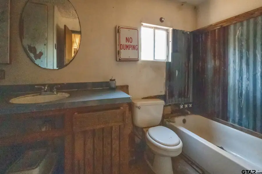 12364 E SH 43, Tatum, TX 75691 - Image #2